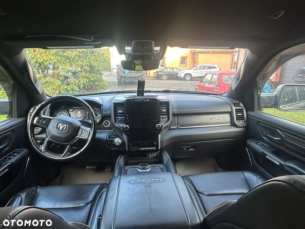 RAM 1500 Crew Cab Shortbed Limited - 12