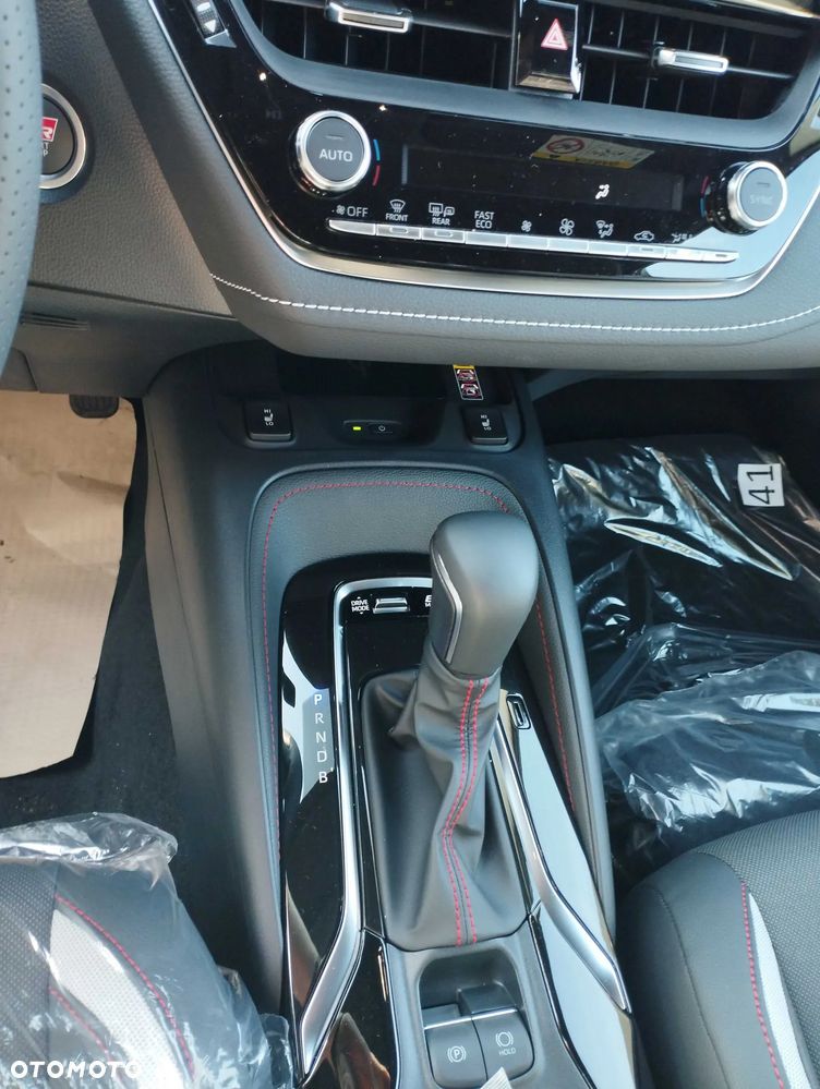 Toyota Corolla 1.8 Hybrid GR Sport - 11