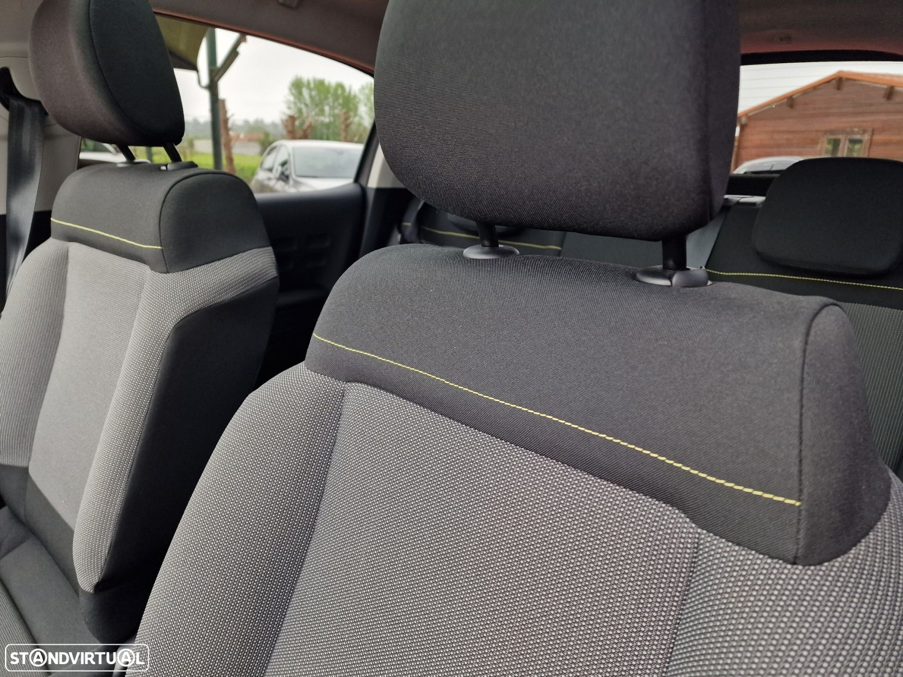 Citroën C3 1.2 PureTech Shine EAT6 - 11