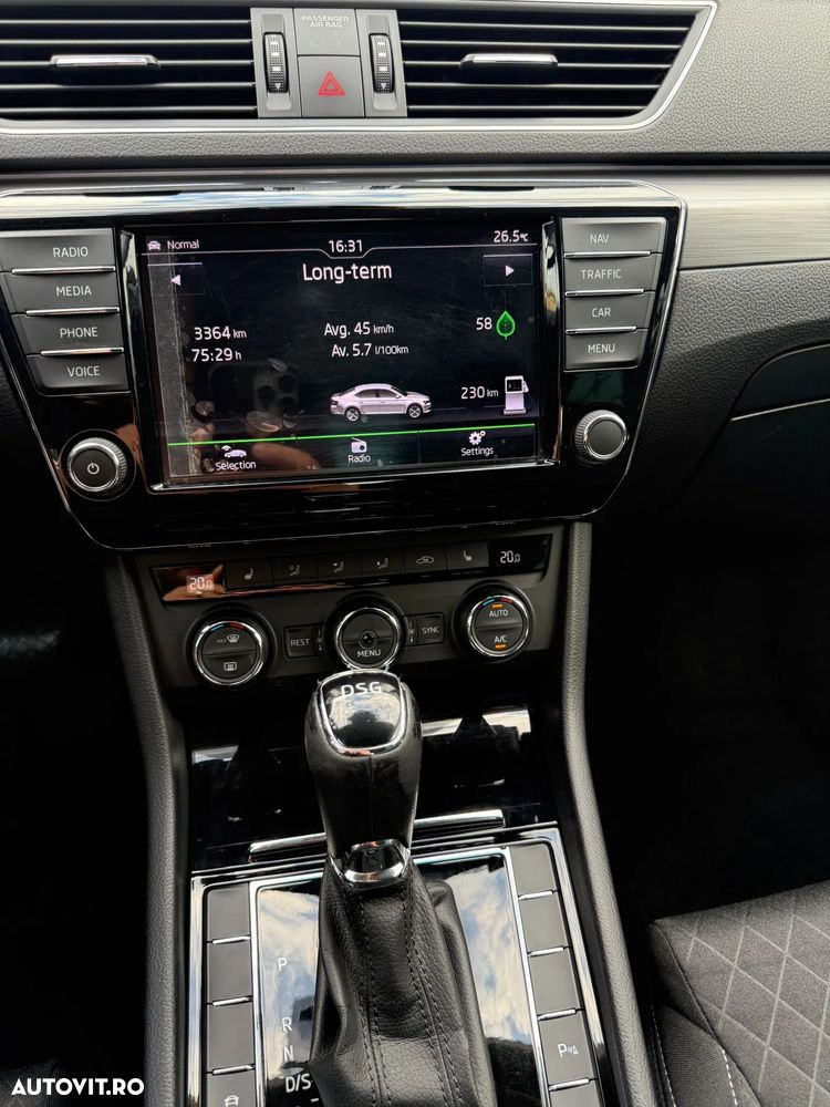Skoda Superb 2.0 TDI DSG Ambition - 14