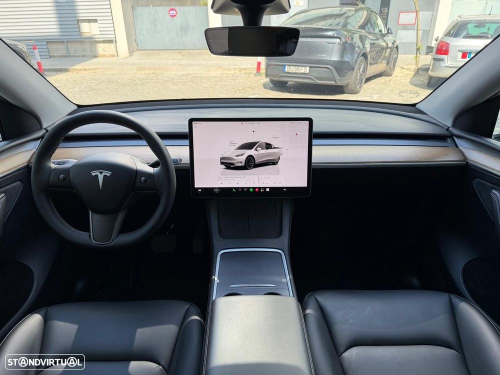 Tesla Model Y Long Range Dual Motor AWD - 14