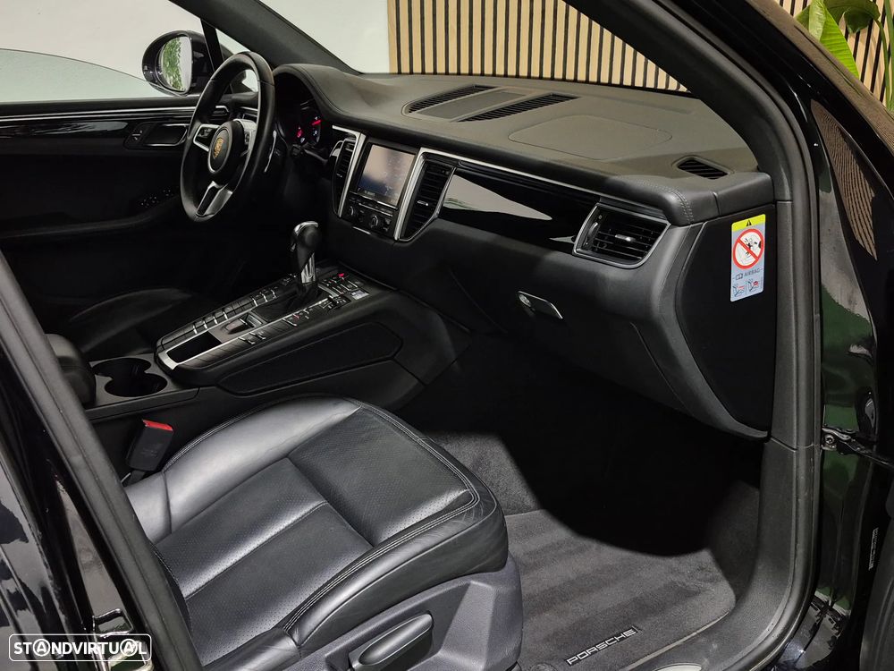 Porsche Macan S - 36
