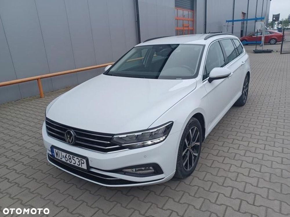 Volkswagen Passat - 1