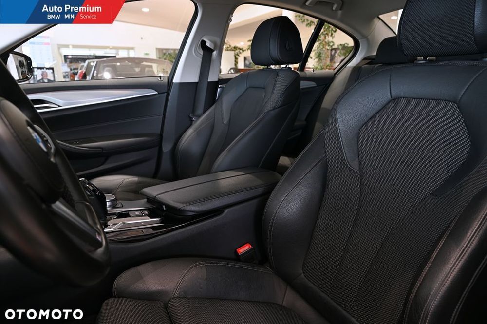 BMW Seria 5 520d xDrive - 10