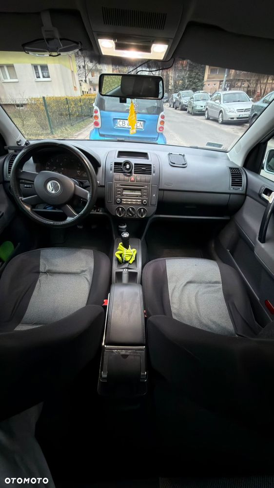 Volkswagen Polo 1.4 16V Comfortline - 6