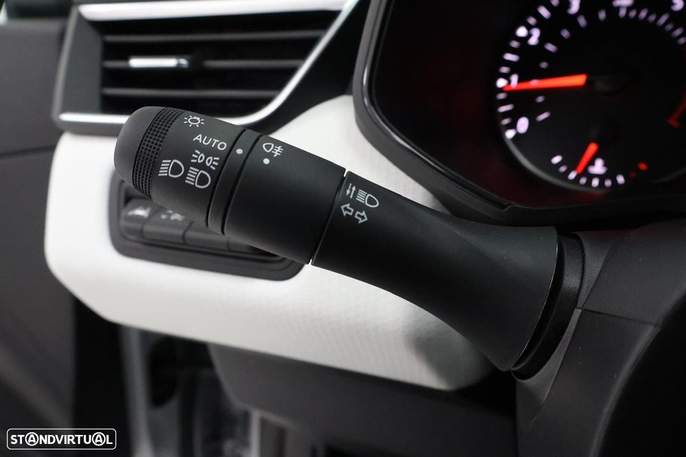 Renault Clio 1.0 TCe Limited CVT - 15