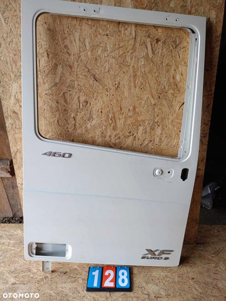 DRZWI DAF XF106 PRAWE