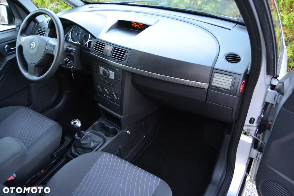 Opel Meriva 1.6 Cosmo - 29