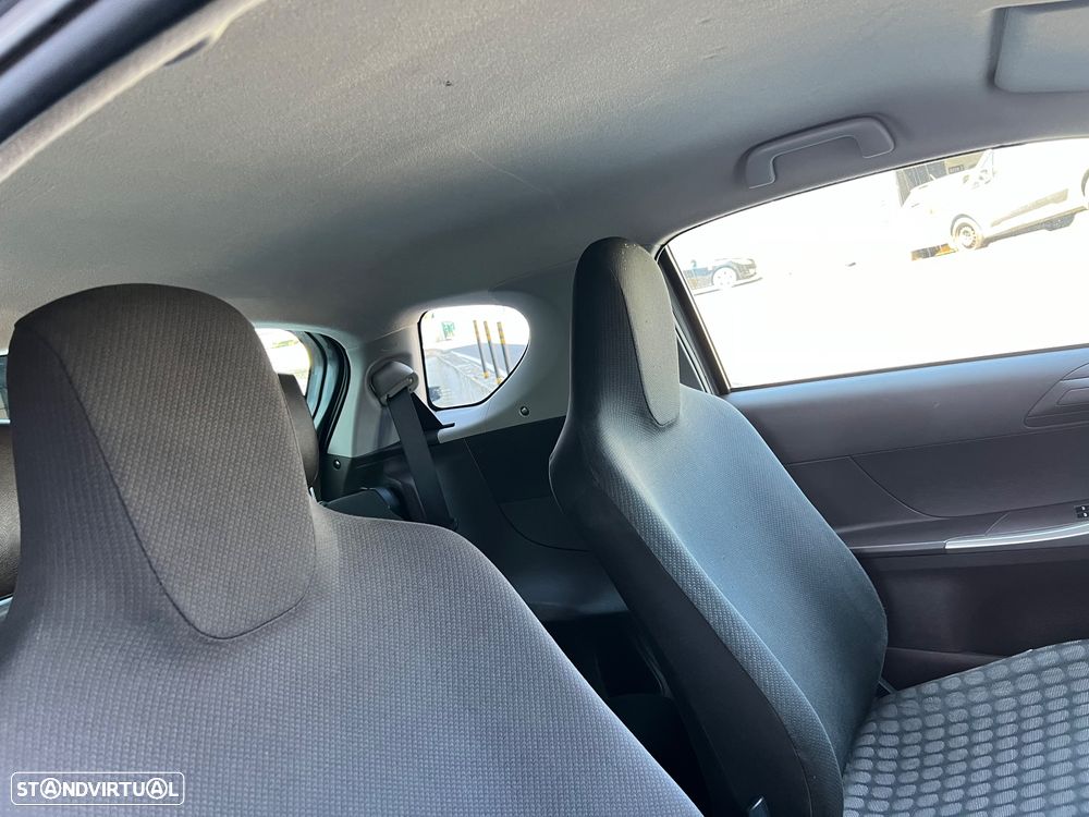 Toyota iQ 1.0 VVT-i Essential+AC - 13