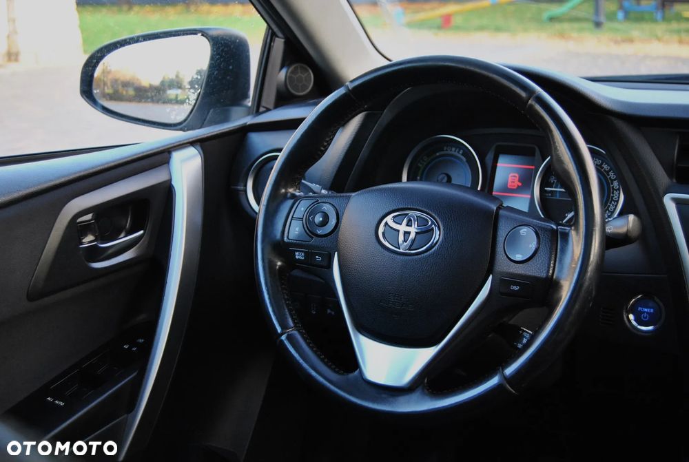 Toyota Auris 1.8 HSD Luna - 10