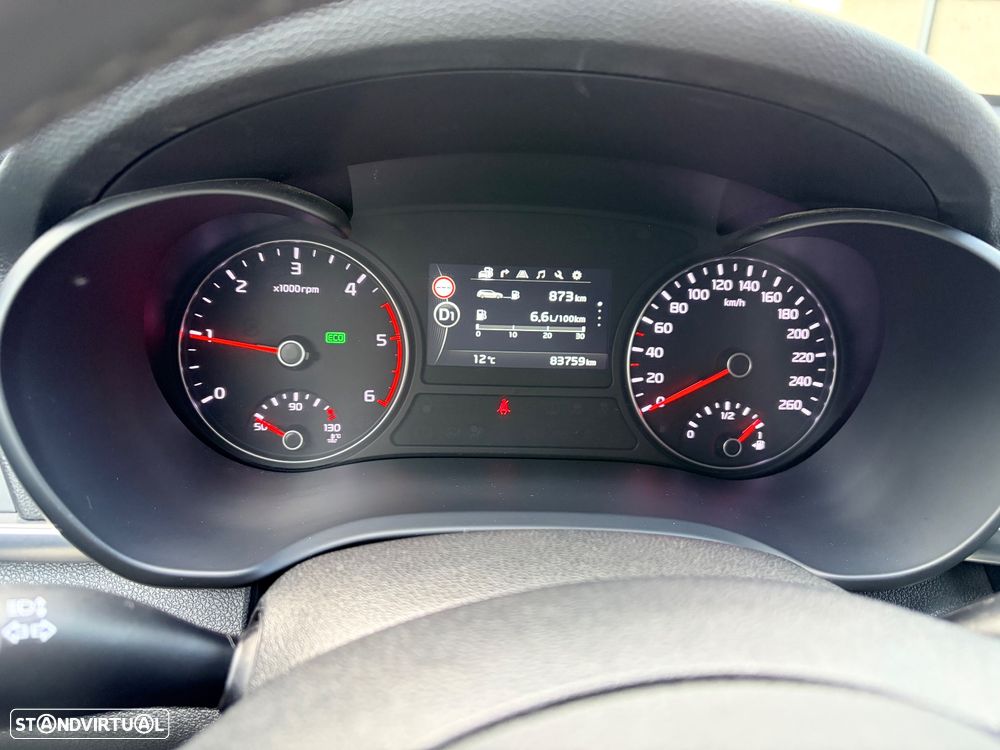 Kia Optima SW 1.7 CRDI DCT Vision - 17