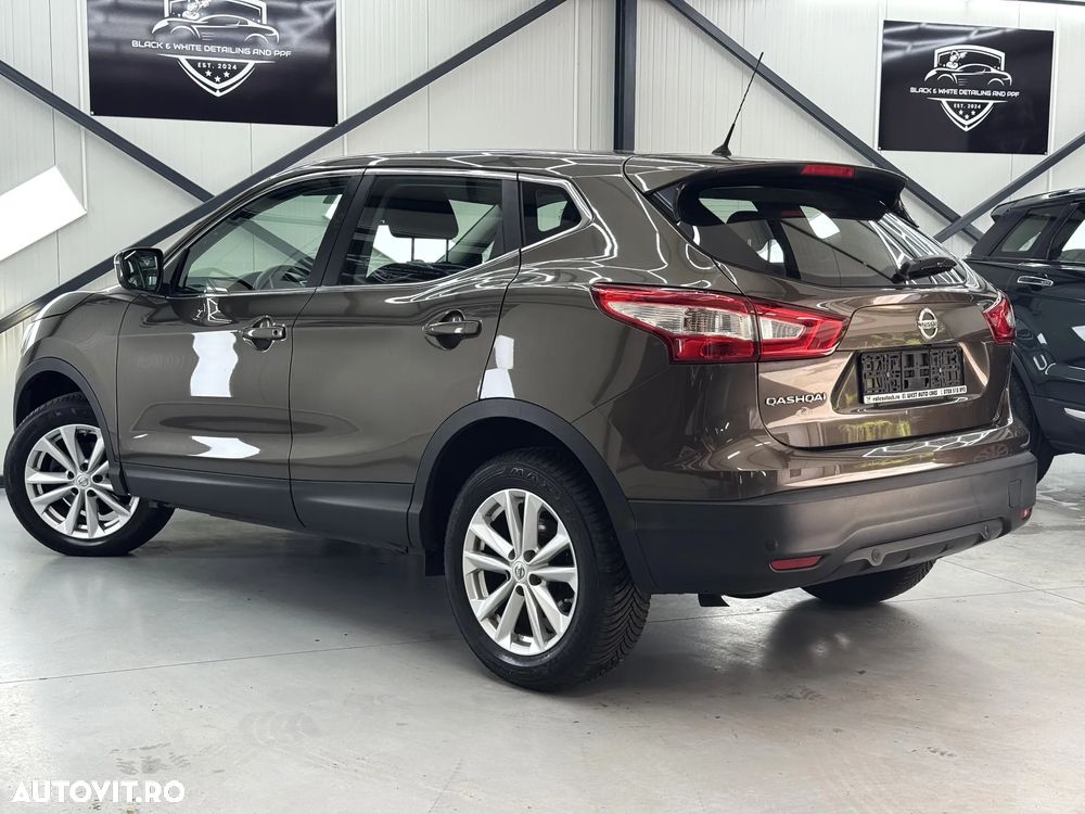 Nissan Qashqai 1.6 DCI Xtronic ACENTA - 16
