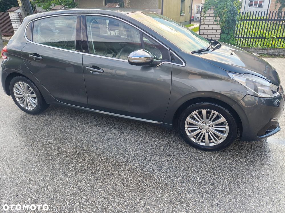 Peugeot 208 1.2 PureTech Allure - 8