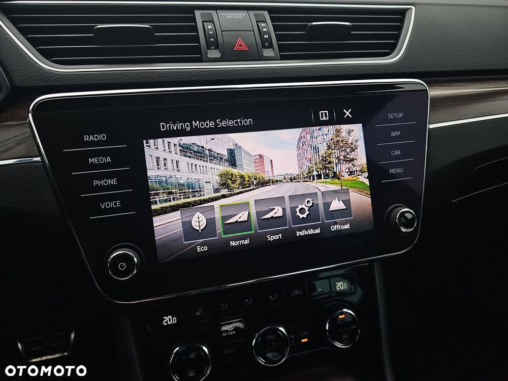 Skoda Superb 2.0 TDI SCR 4x4 Scout DSG - 28
