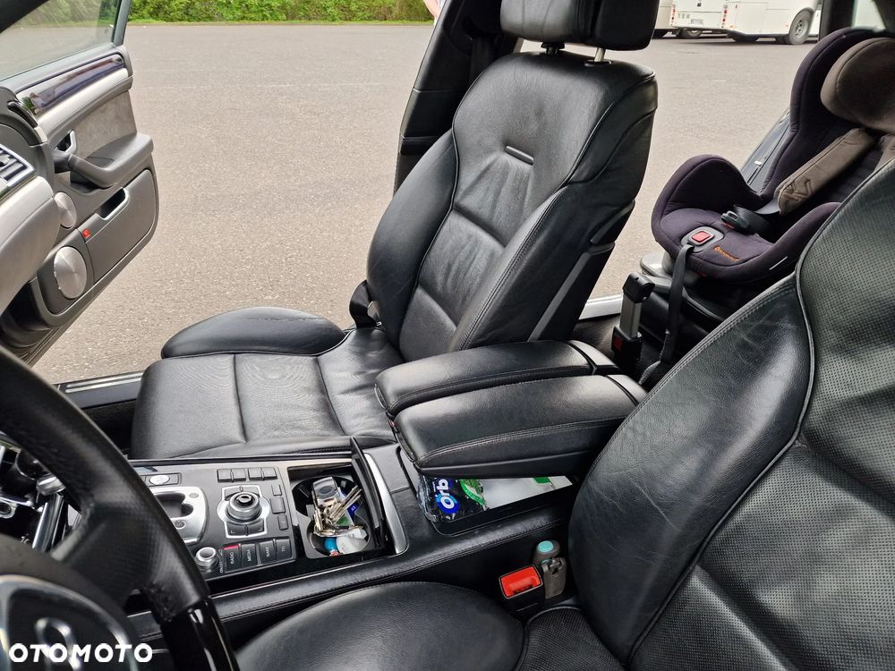 Audi A8 W12 quattro Langversion - 26