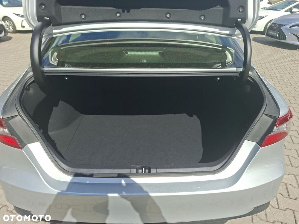 Toyota Camry 2.5 Hybrid Comfort CVT - 17