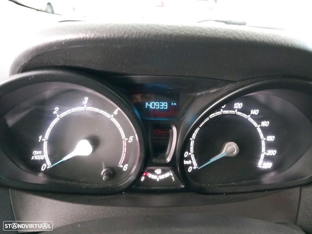 Ford transit-courier-i - 5