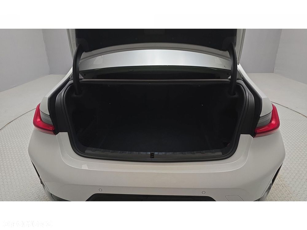 BMW Seria 3 320d xDrive M Sport sport - 23