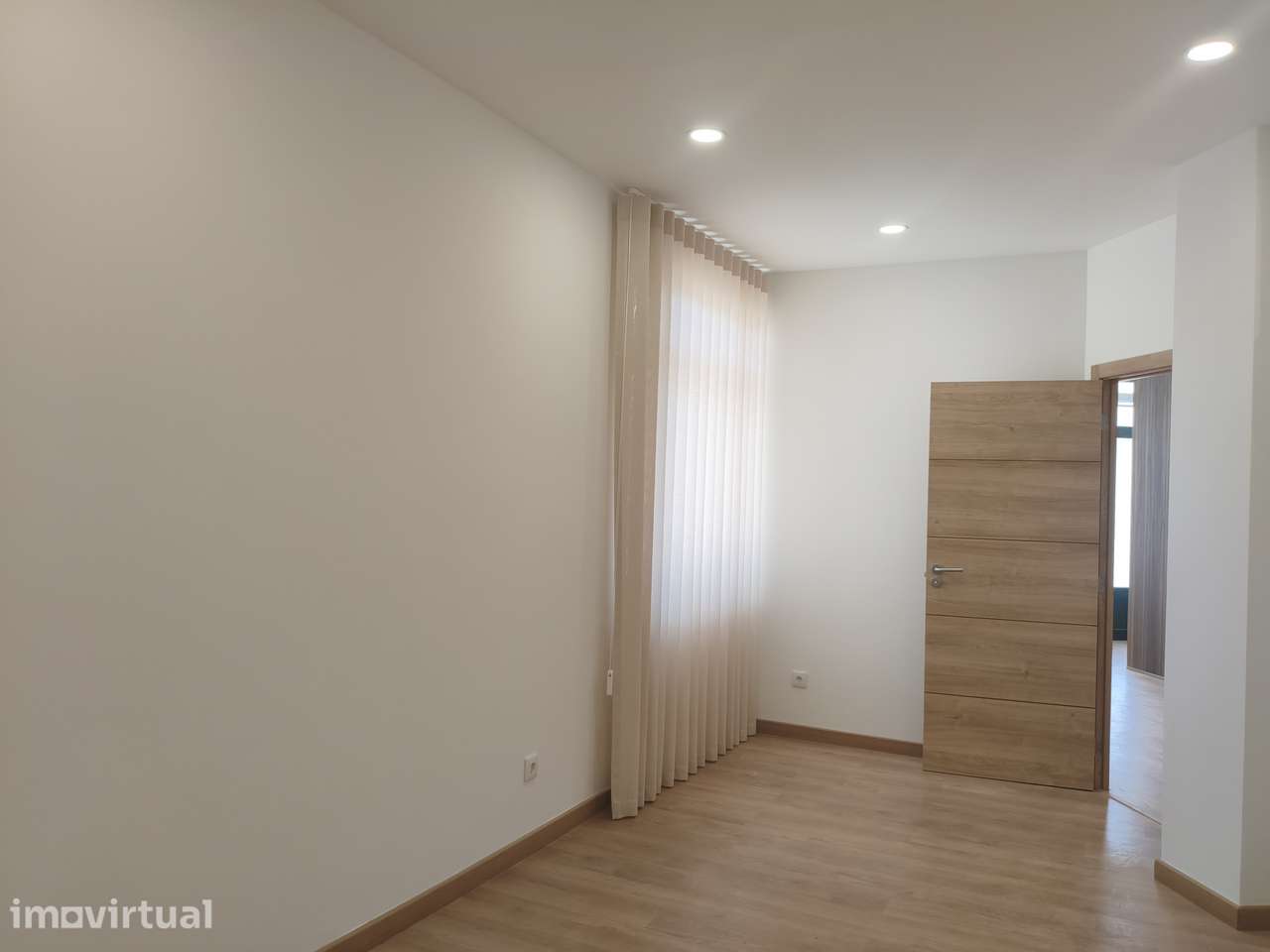 Apartamento T2 Remodelado - Grande imagem: 2/24