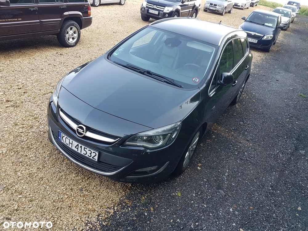 Opel Astra 2.0 CDTI DPF SportsTourer Exklusiv - 8