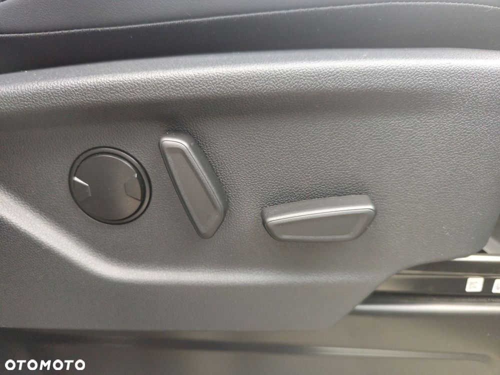 Ford Tourneo Custom - 21