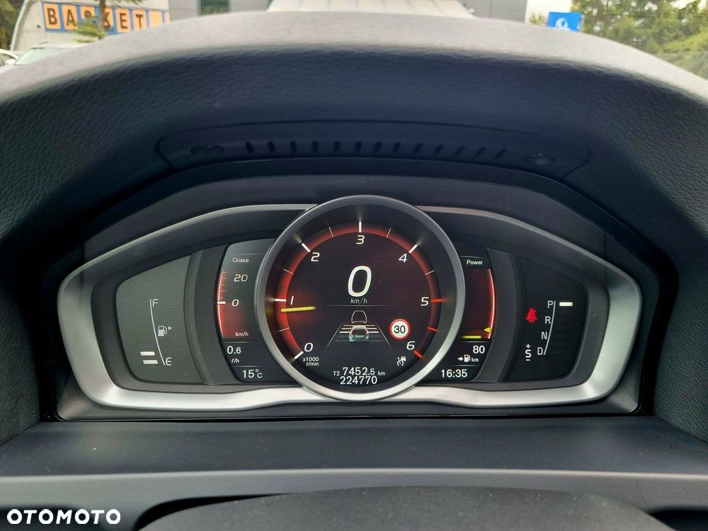 Volvo V60 Cross Country D3 Geartronic Summum - 17