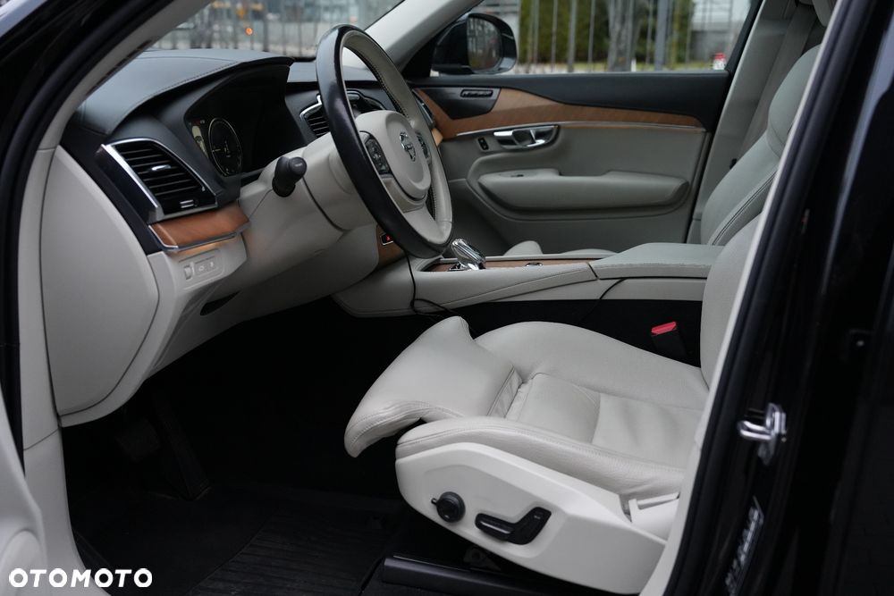 Volvo XC 90 T8 AWD Plug-In Hybrid Inscription 7os - 7