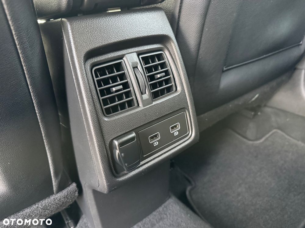 Renault Captur 1.3 TCe Intens EDC - 24