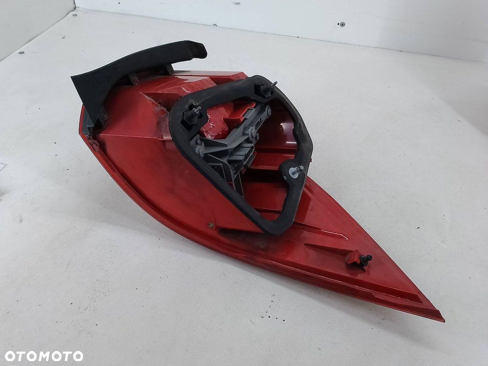 LAMPA TYLNA LEWA VW GOLF V 1K9945095D  1K9945111A KOMBI - 8