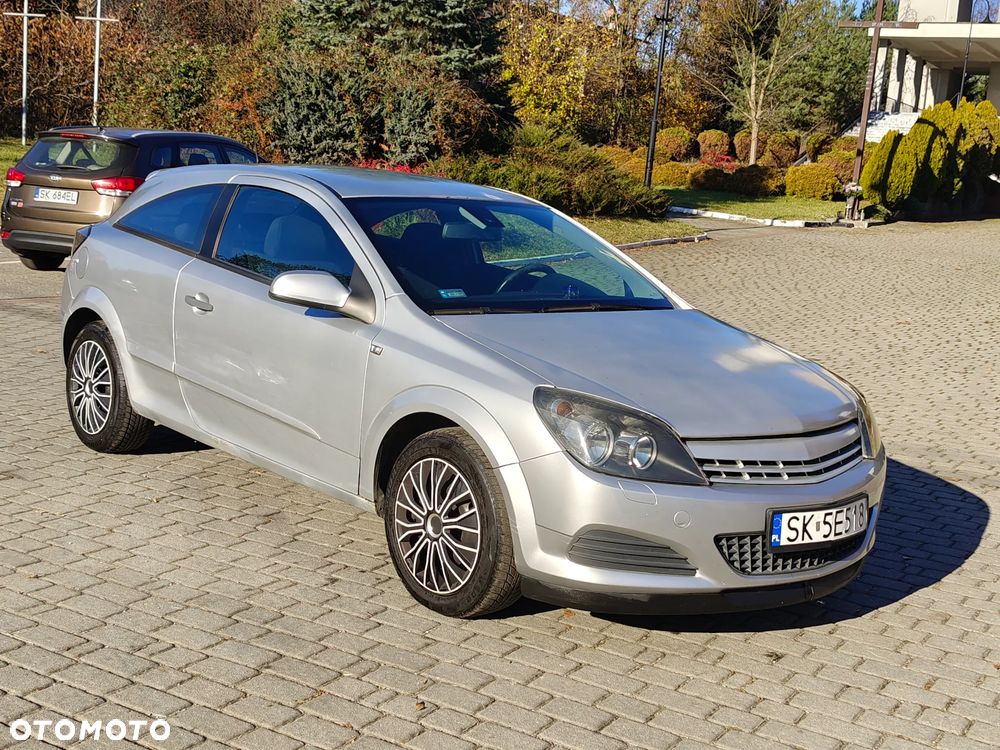 Opel Astra III GTC 1.8 Cosmo - 12