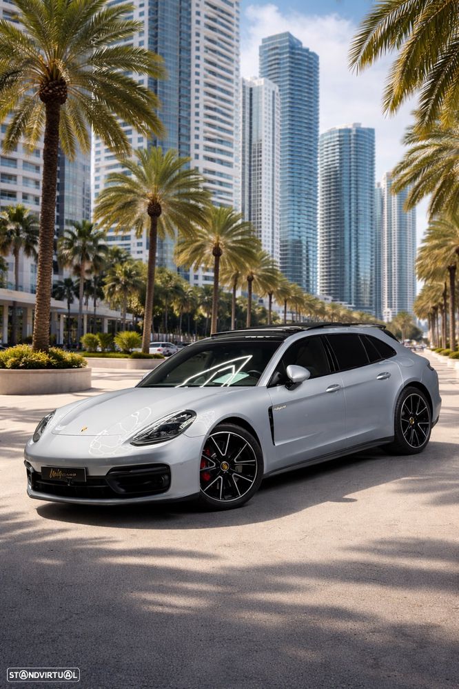 Porsche Panamera Sport Turismo 4S E-Hybrid - 1