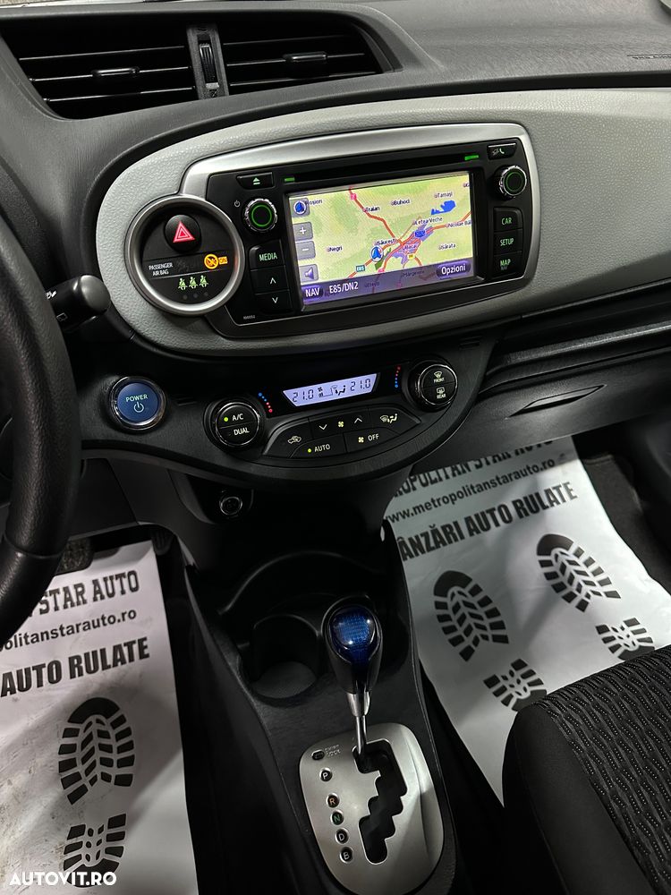 Toyota Yaris - 10