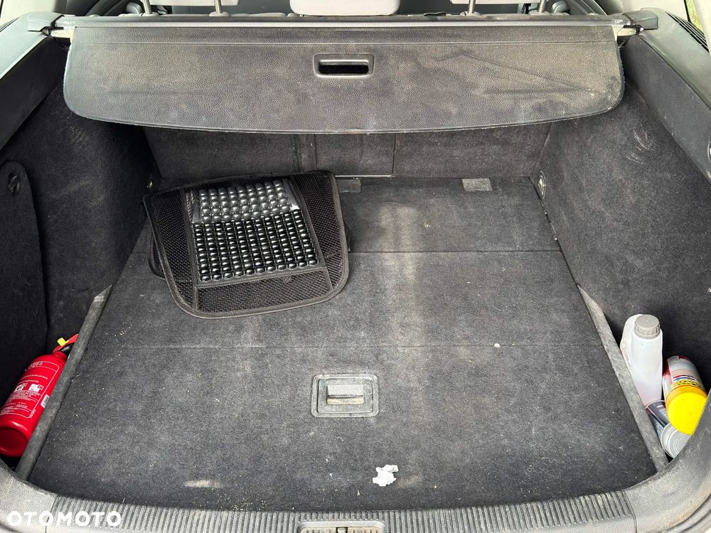 Volkswagen Golf 1.9 TDI DPF Comfortline BlueMotion - 7