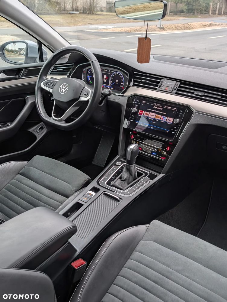 Volkswagen Passat 1.5 TSI EVO Elegance DSG - 9