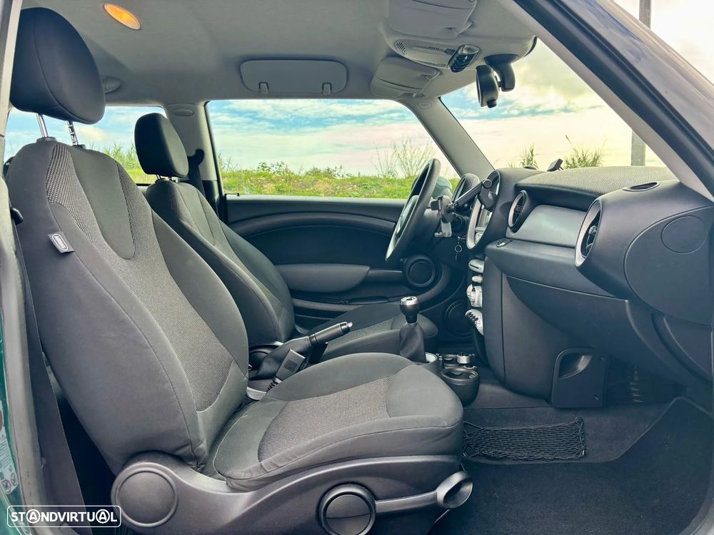 MINI 3 Portas One - 13