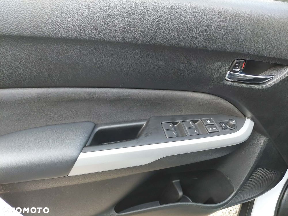 Suzuki Vitara 1.6 DDiS (4x2) Comfort - 28
