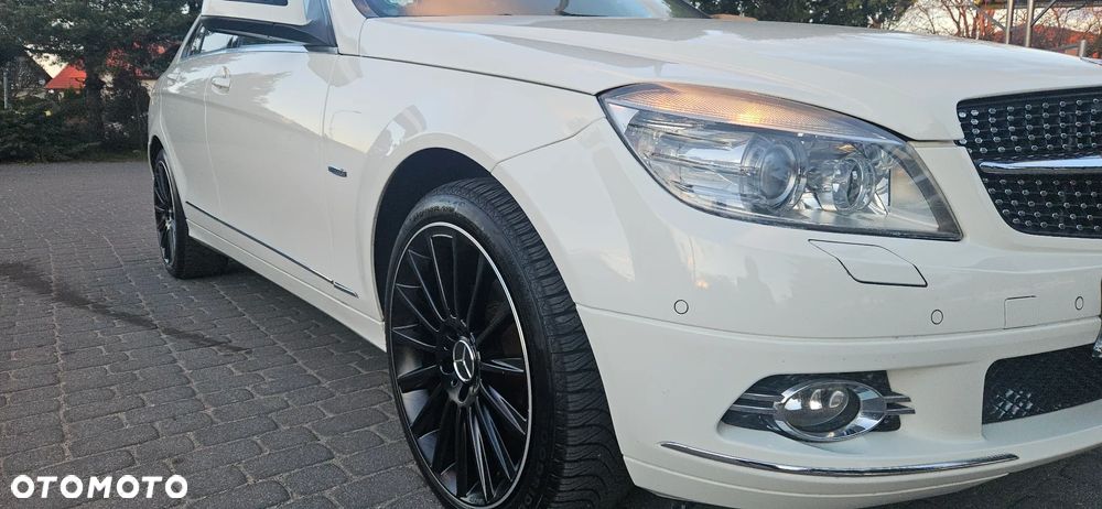 Mercedes-Benz Klasa C 180 BlueEFFICIENCY 7G-TRONIC Avantgarde - 20