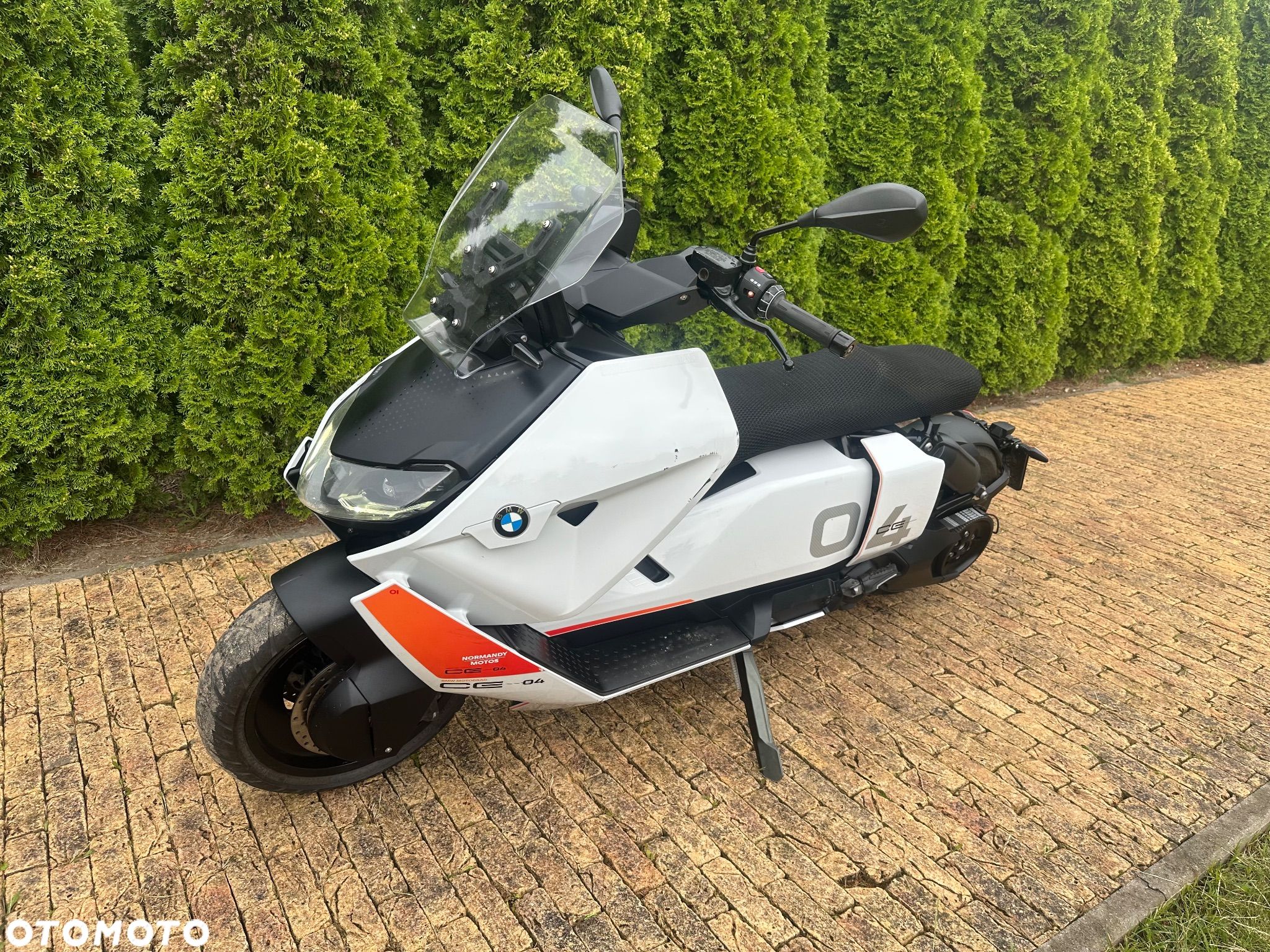 BMW CE 04 - 1