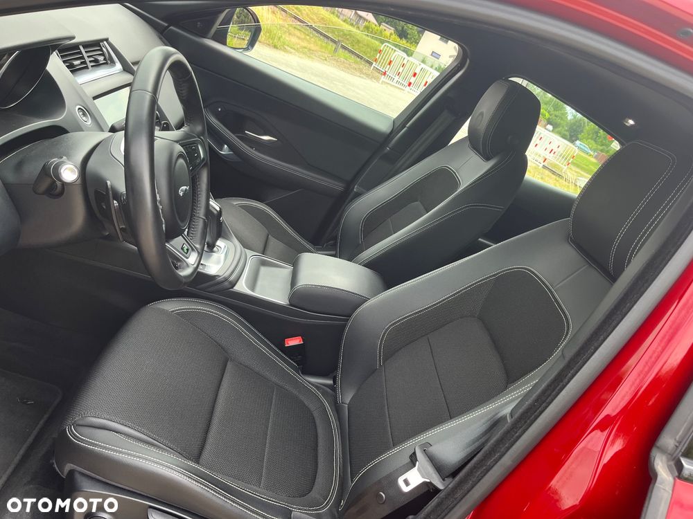 Jaguar E-Pace 2.0 i4D AWD R-Dynamic - 14