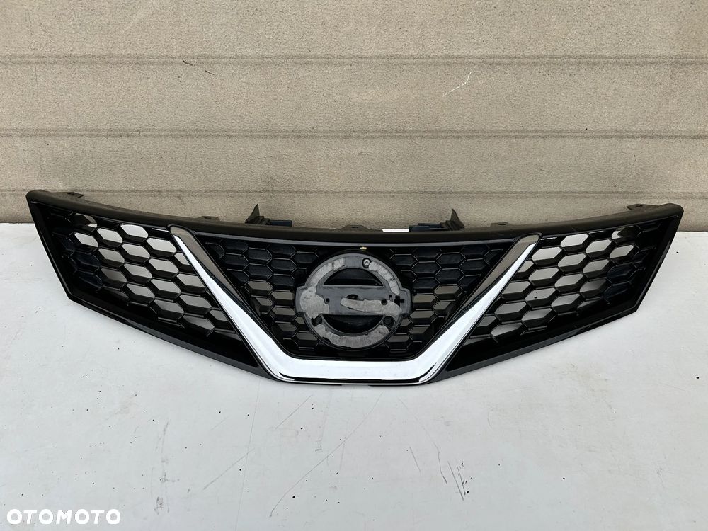 NISSAN PULSAR GRILL ATRAPA CHROM EMBLEMAT - 1
