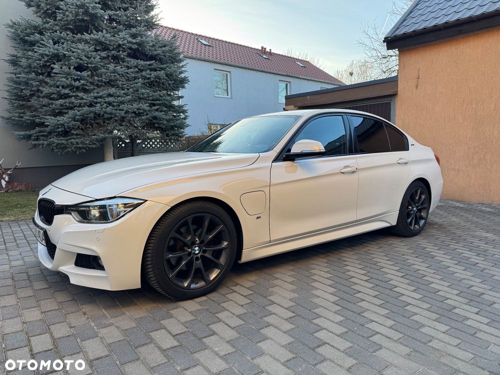 BMW Seria 3 330e iPerformance M Sport - 4