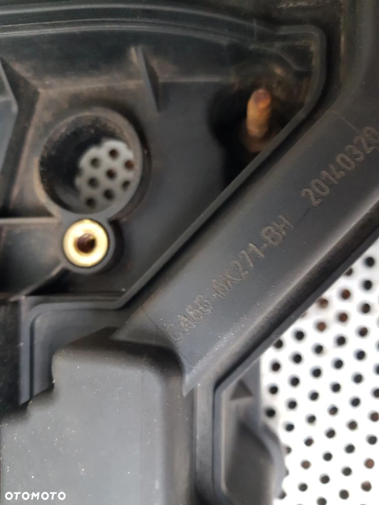 Ford Fiesta MK7 VII 1.0 Ecoboost Pokrywa zaworów - 2