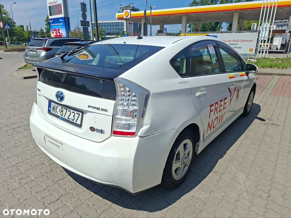 Toyota Prius - 3