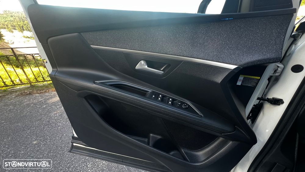 Peugeot 3008 PureTech 130 Stop & Start GPF Allure Pack - 20