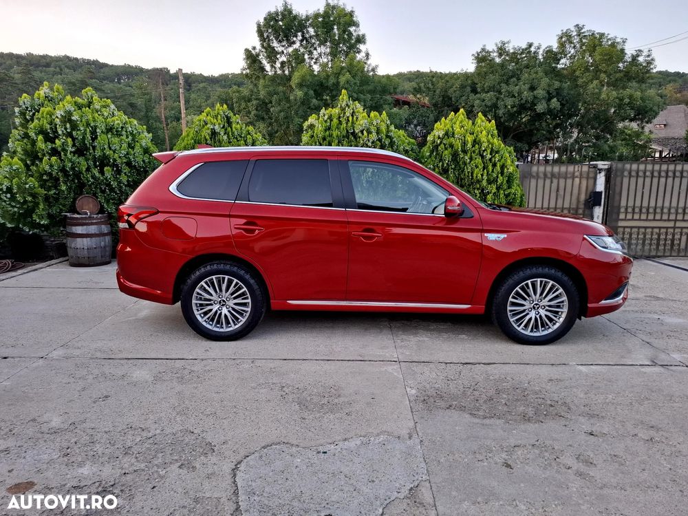 Mitsubishi Outlander - 9