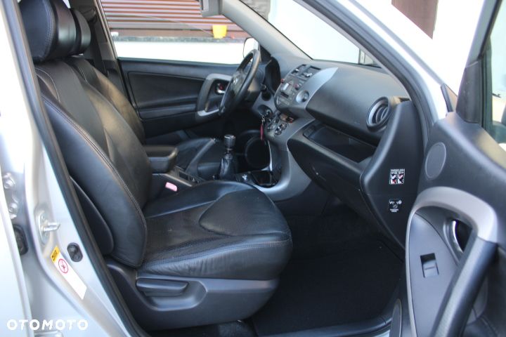 Toyota RAV4 2.2 D-4D 4x4 - 17
