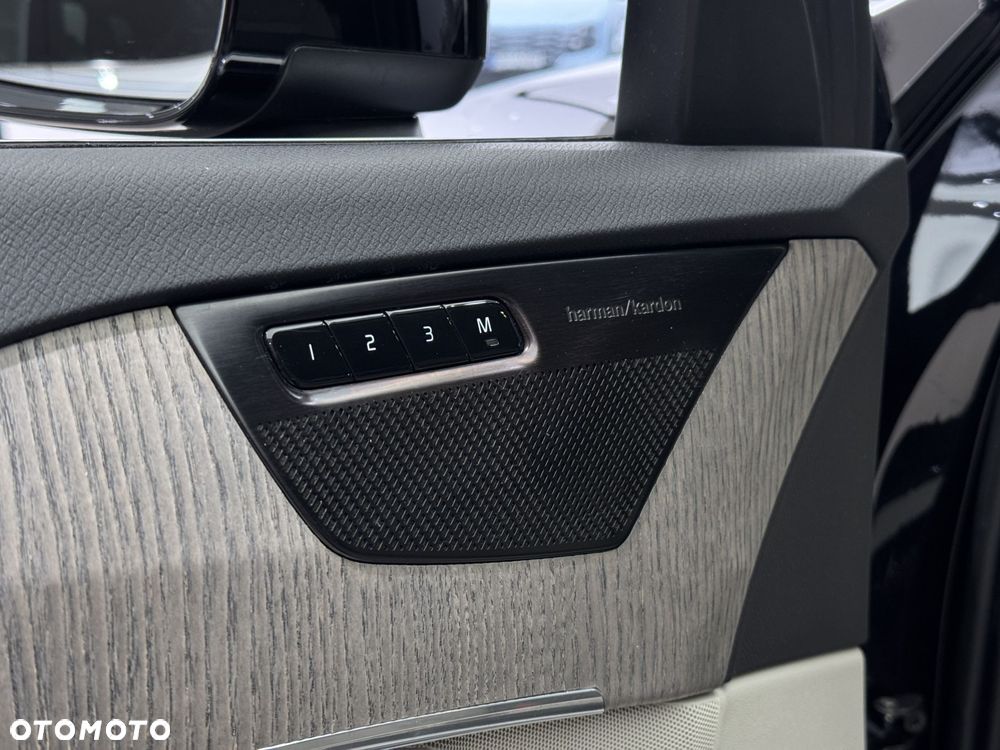 Volvo XC 90 - 23