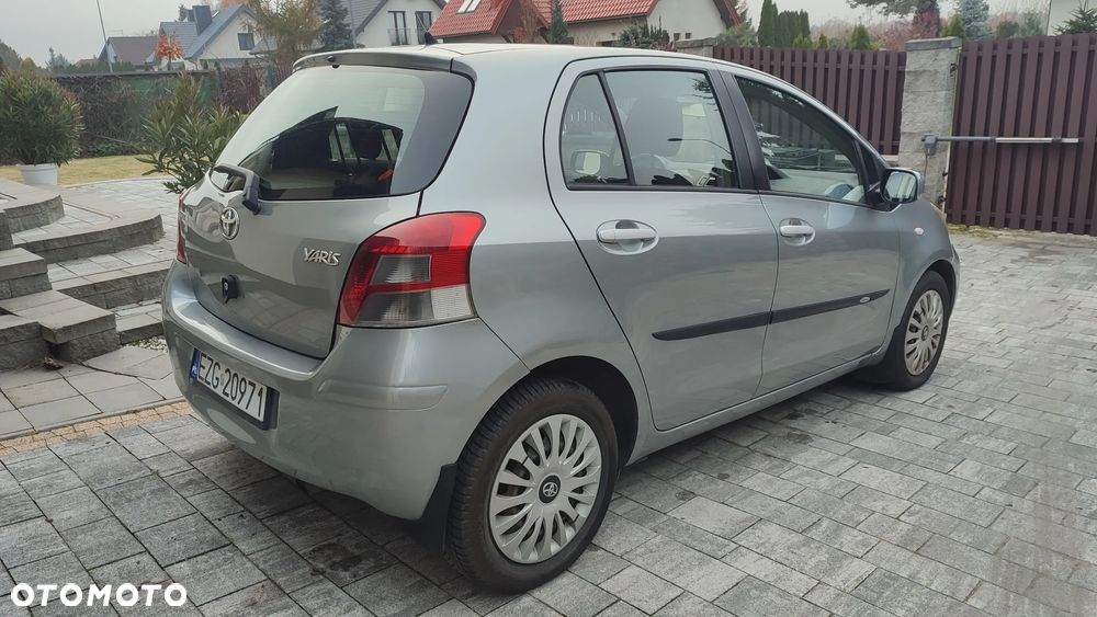 Toyota Yaris - 7