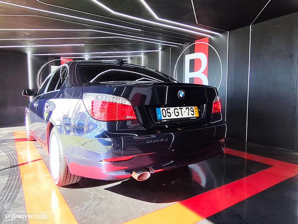 BMW 520 d Executive - 12