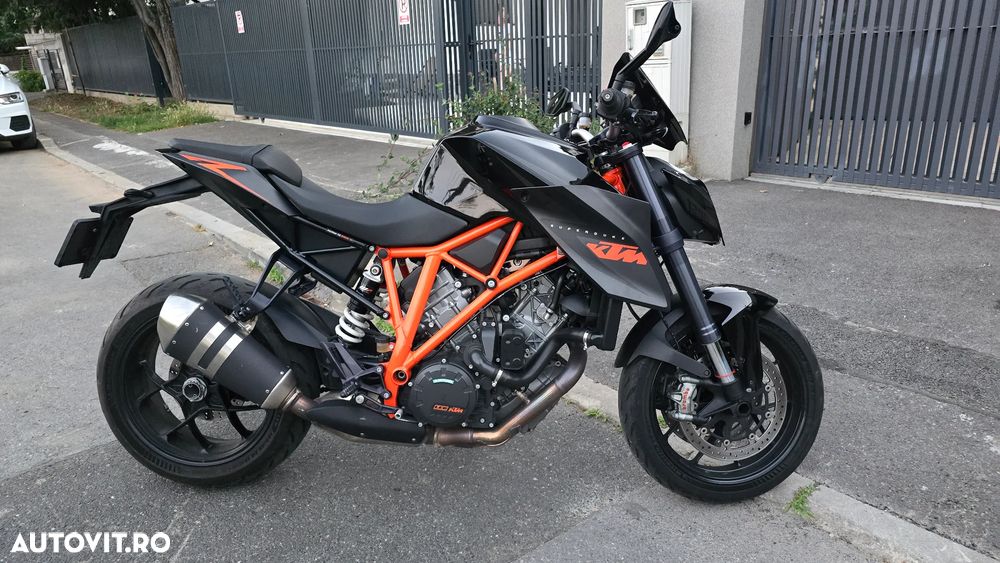 KTM 1290 Super Duke R - 4